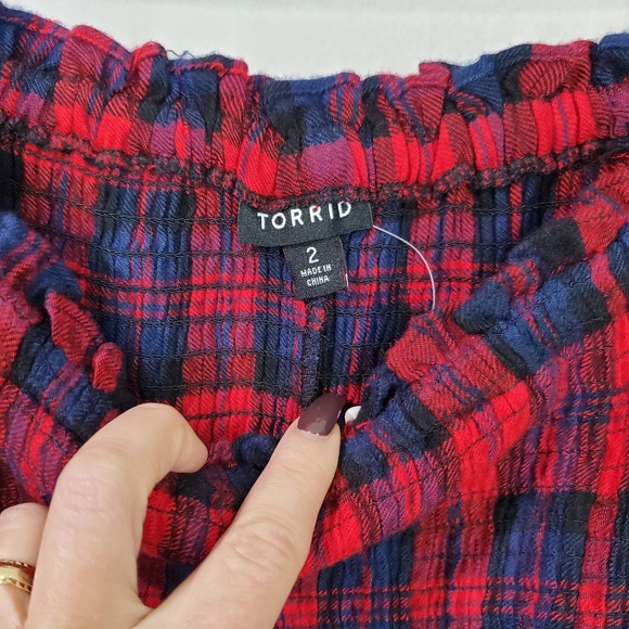 Torrid Brushed Red Plaid Smocked Top, Babydoll cut, Puff sleeves, NWT size 2X - Picture 10 of 13